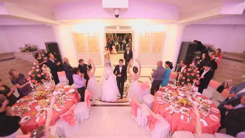 "Тойхана иелері мен әртістер халық есебінен күн көретін нағыз паразиттер": Әртістерді енді паразитке теңеушілер шықты - Қазақстан жаңалықтары