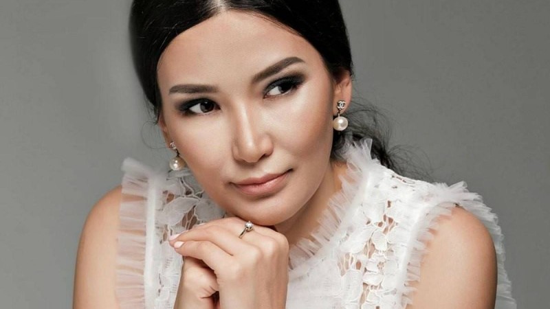 "Жеті күнде тұрмысқа шығарамын": Кәрі қыздарға күйеу тауып беріп жүрген коуч-тренерлердің жұмысы алаяқтық па