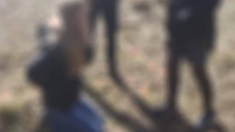 12 жастағы жасөспірім 9 жастағы қызды ағаларының көзінше зорлаған