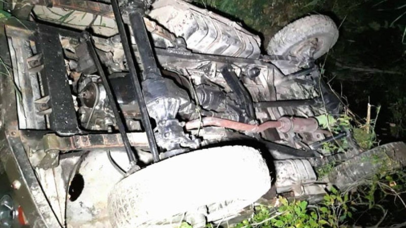 УАЗ көлігі 30 метрлік жардан құлады