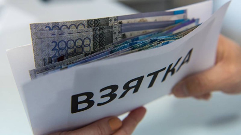 Депутат 76 миллион теңге пара алды деген күдікпен ұсталды