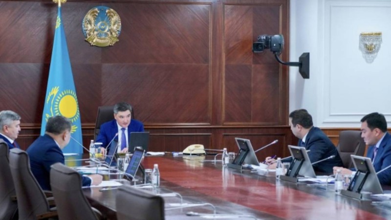 Олжас Бектенов егін жинау науқанын ерекше бақылауда ұстауды тапсырды