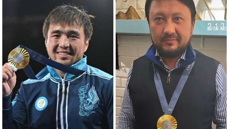 Мұхамеджан Тазабек Елдос Сметовтің медалын тағып, көзге түсті