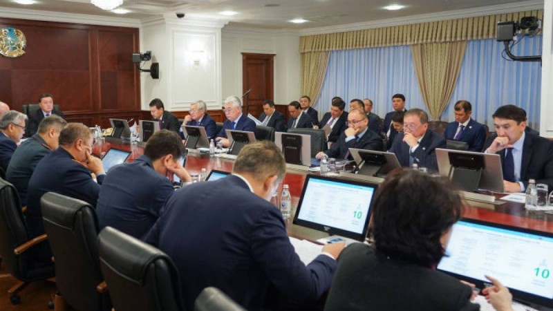 министр үкіметте маңызды мәселені көтерді