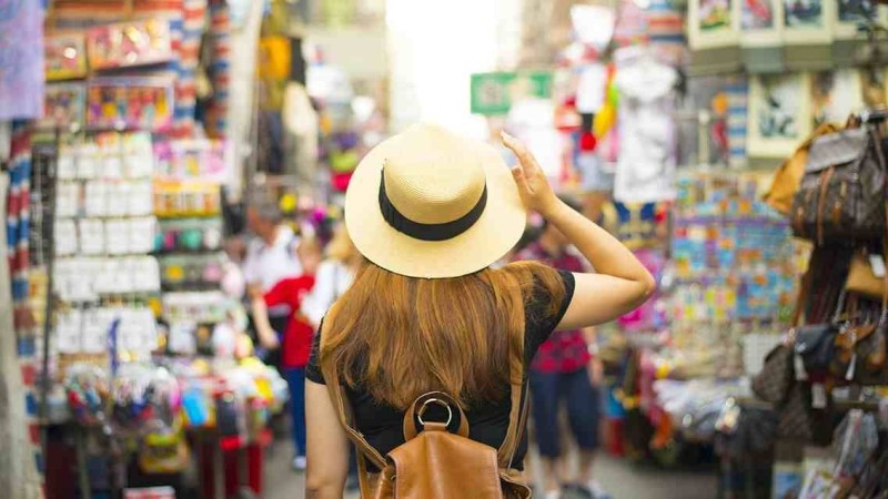 Қытай билігі тұрғындарға дүкен аралап, мейрамханадан тамақтану үшін ақша таратады - Қазақстан жаңалықтары