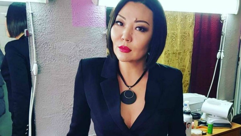 Алуа Қонарова: Бәріміз қысқа белдемше кидік және одан жаман болған жоқпыз - Қазақстан жаңалықтары