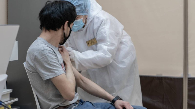 Вакцинадан қайтыс болды: Алматы әкімдігі түсініктеме берді
