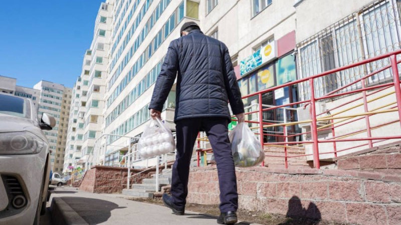 Елордада тұрмысы төмен отбасыларға 50 азық-түлік себеті жеткізілді