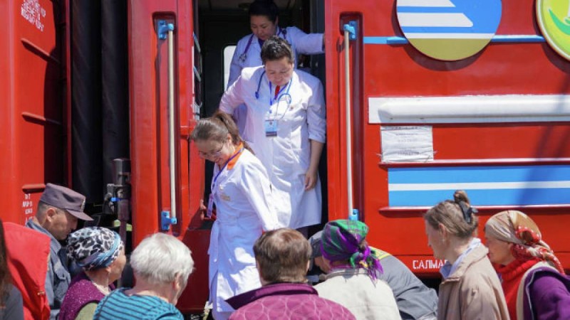 Емханасы жоқ ауыл тұрғындары дәрігерлерге қалай қаралды?