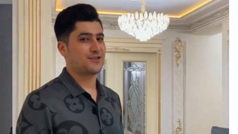 Белгілі әнші «тойханаға ұқсайтын» зәулім үйін көрсетті (видео)