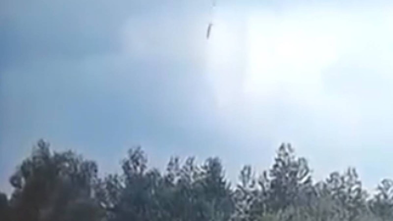 Қытайда жолаушылар ұшағы құлаған сәттің видеосы тарап кетті