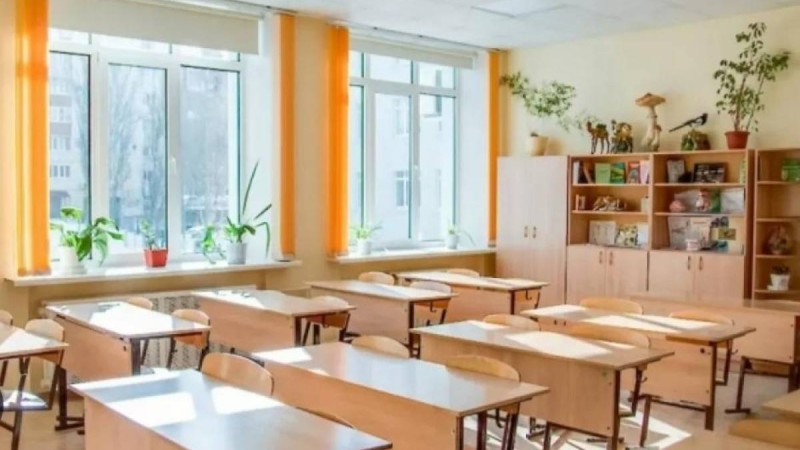 Текелі мектептеріндегі оқушыларға жыныстық қатынас туралы кітапшалар таратылған