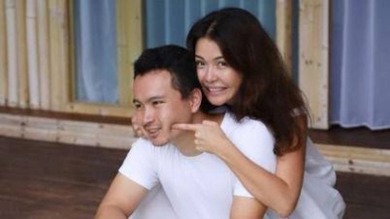 Әсел Сәдуақасова жігітін көрсетті