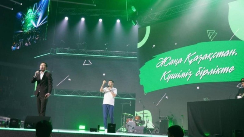 Біздің президент бес тіл біледі? Сенің президентің ше?