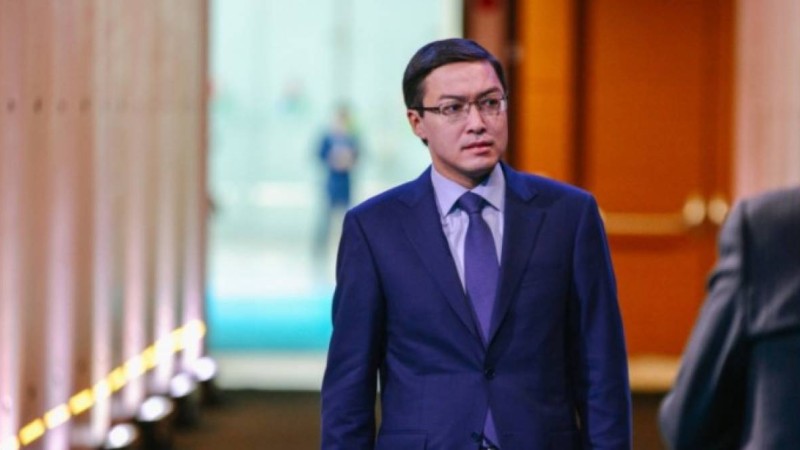 Назарбаев көмекшісін қызметінен босатты