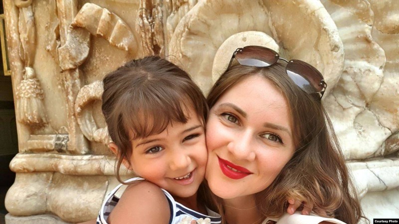 "Тілді тегін үйретеді". Испанияға көшкен қазақстандықтың хикаясы