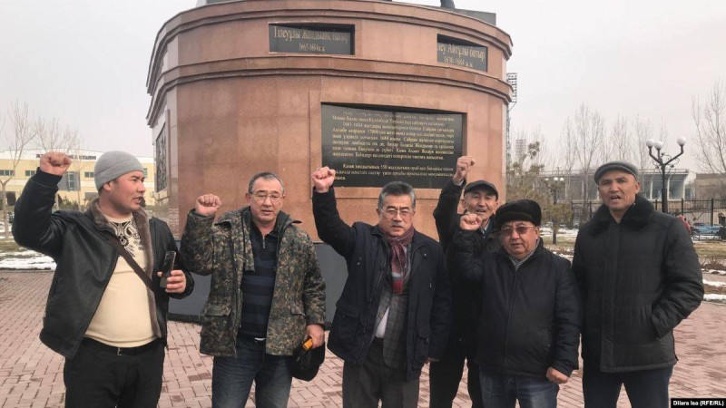 Шымкент белсенділері Қастер мен Мұрагерді босатуды талап етті