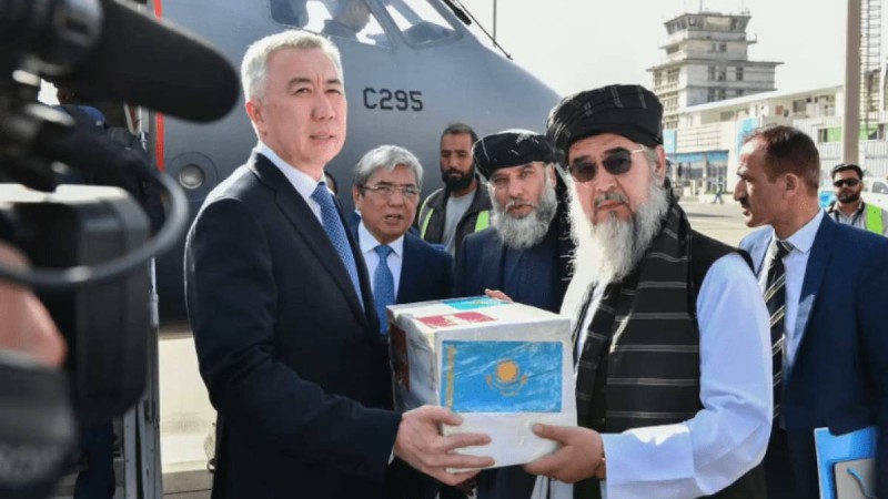 Серік Жұманғарин бастаған делегация Ауғанстанға гуманитарлық жүк тапсырды
