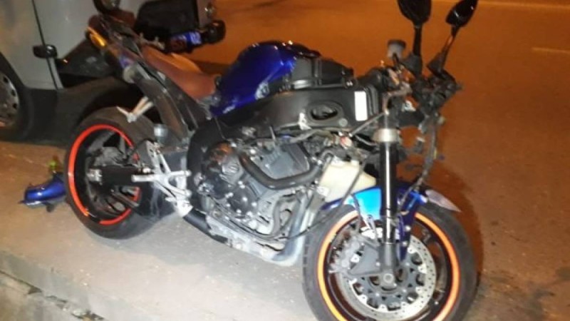 Шаляпин көшесінде мотоцикл мен жеңіл көлік соқтығысты