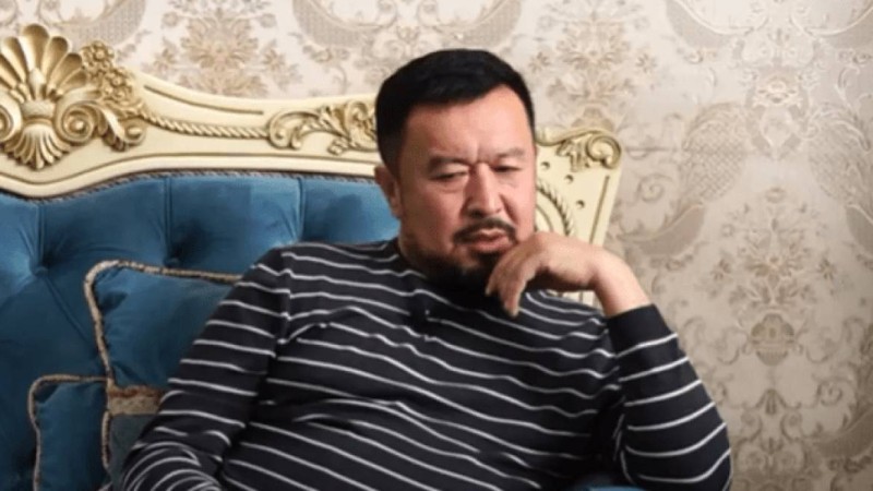 "Әйелінің ақылдылығы": Сәбит Әбдіхалықов үш әйелінен туған балаларының басын қосып, көпшілікке көрсетті (фото)