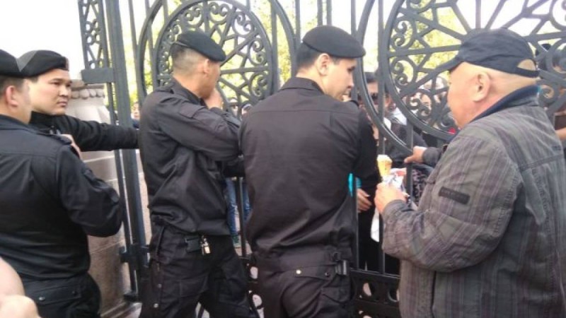 Қазақстанның бес қаласында митинг өтті: министрлік түсініктеме берді