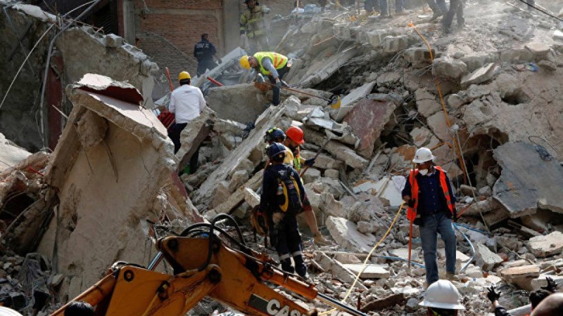 адамдар үйінді астында қалды – видео