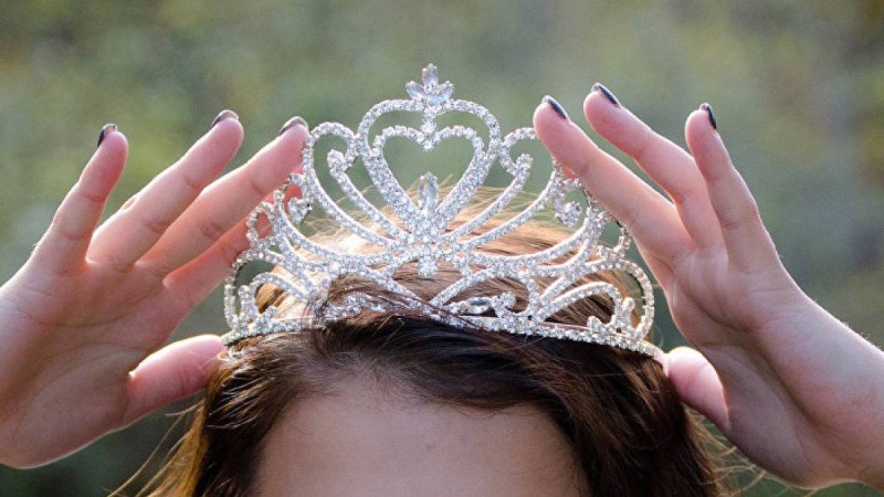 Сұлулық байқауына қатысқан ару трактордың астына түсіп көз жұмды