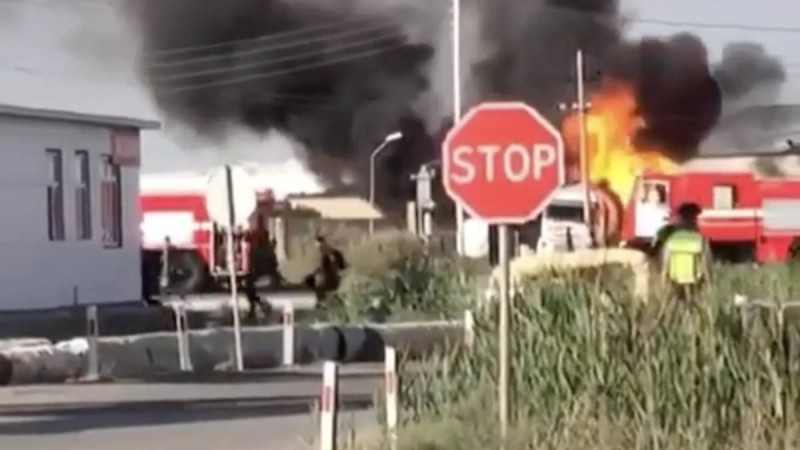 Атырауда автоцистерна өртеніп кетті: бір адам зардап шекті (видео) - Қазақстан жаңалықтары