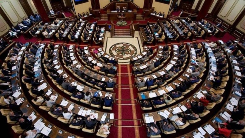 "Күшті Президент - ықпалды Парламент - есеп беретін Үкімет"