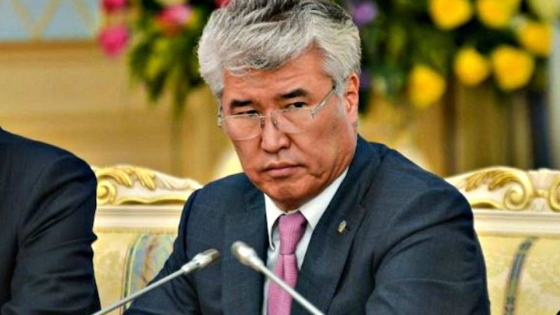 "Әлі де өкінемін": Мұхамедиұлы кімдерді детекторға отырғызып тексергісі келетінін айтты
Экс-министр өзі тым көп жалақы алып жүр дегендерге жауап берді