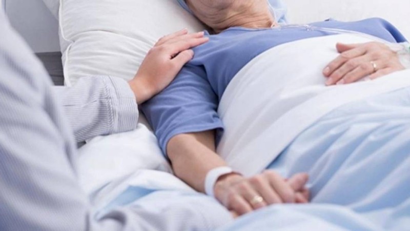 Ақтөбедегі ауруханалардың бірінде науқастарға лейкопластырь орнына скотч қолданған