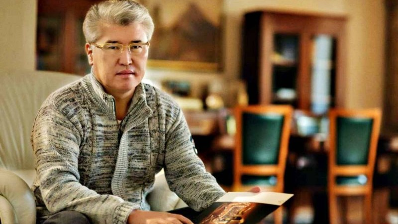 Арыстанбек Мұхамедиұлының дұшпандары кім? Экс-министрдің өзі жауап берді
Экс-министр шетелдік қонақтарға берілетін шапанның бағасы қанша екенін айтты