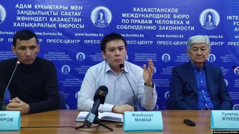 Жанболат Мамай бастаған белсенділер Алматы прокуратурасына талап арызбен барды