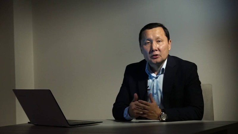 Абзал Құспан: Халықтың талабына сай заң қабылдата алмасақ, митингіге шығуымыз керек