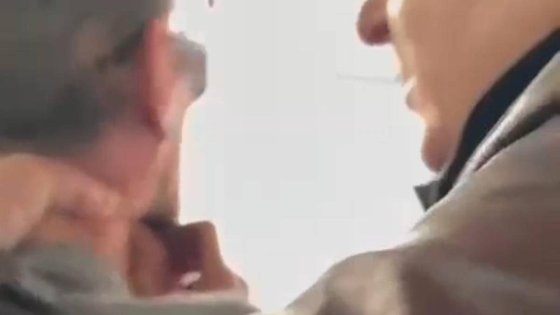 Петропавлда жолаушы автобус жүргізушісін тұншықтырып өлтіре жаздады (видео) 