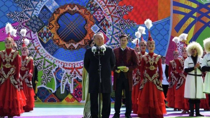 Назарбаев пен Тоқаев қазақстандықтарды 1 мамыр мерекесімен құттықтады