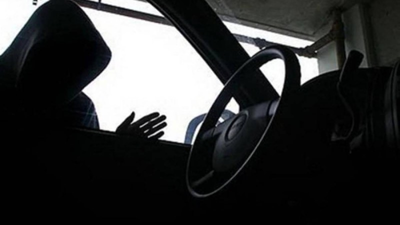 "Айқайлама, айтқанымды істе!": Алматыда әншіге шабуыл жасалды