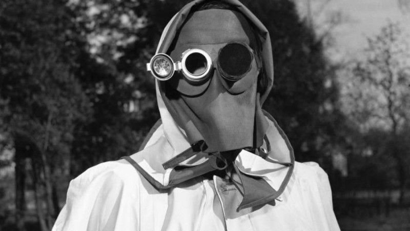 Радиациядан коронавирусқа дейін: бетперденің эволюциясы – тарихи суреттер