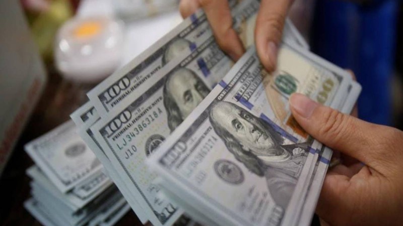 Шекарадан шетел валютасын шығаруға салынған тыйым қалай реттеледі?