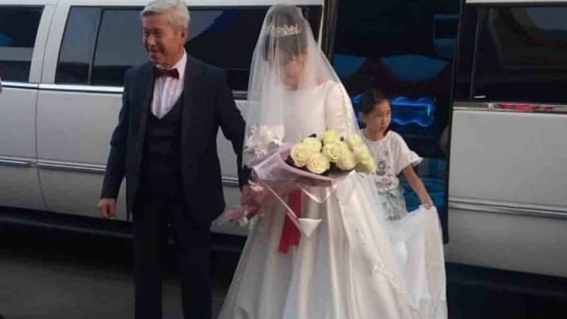 Ақын Нұрғали Нүсіпжановпен отау құрған журналист жайлы: Екіқабат дегендеріңіз қай сасқандарыңыз, қайта қуанбаймыз ба?
Құрманай Бақтиярқызы: Нұрғали аға қатты ауырып қалғанда Жадыра қасынан табылып, жанымен беріліп бабтаған еді