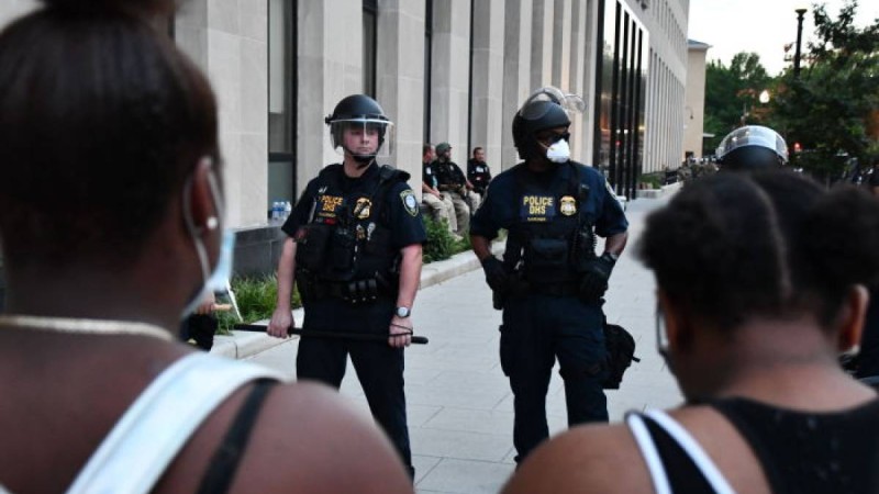 Трамптың наразылықты басу үшін қабылдаған шешімі несімен қауіпті