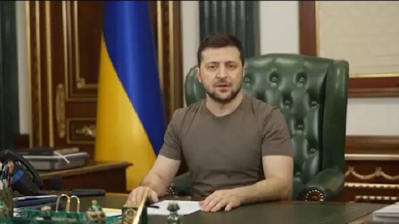 Зеленский Ресей телеарнасындағы тікелей эфирде соғысқа қарсылық білдірген қызға алғыс айтты