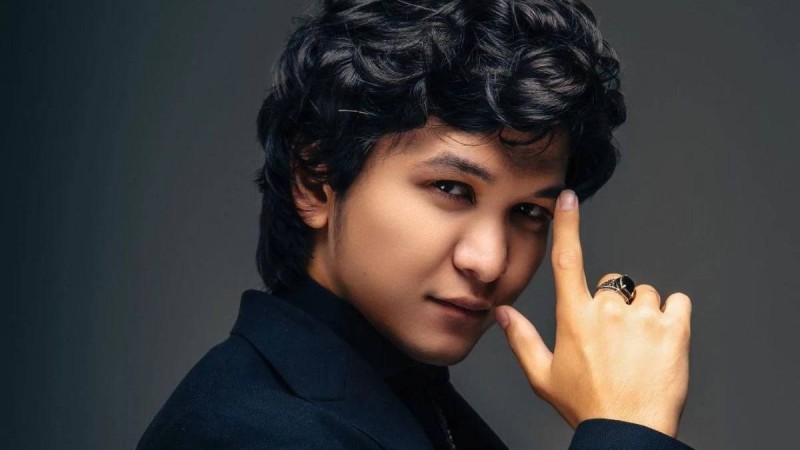 "Әйелдерін хиджаб кимегені үшін өлтіріп жатыр": Әнші Ұланғасыр Қами бас бостандығынан айырылуы мүмкін