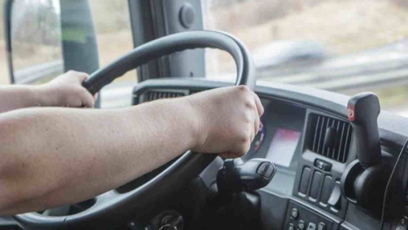 Қостанайда жолаушы маска киюді талап еткен автобус жүргізушісін ұрып-соғып кетті