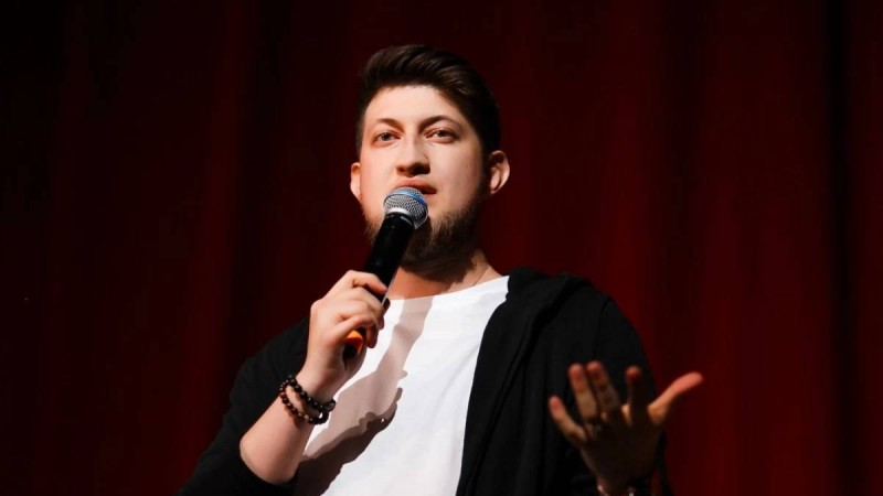 Белгілі әзілкеш 10 тәулікке қамауға алынды