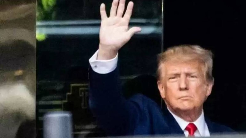 Дональд Трамп қамауға алынды