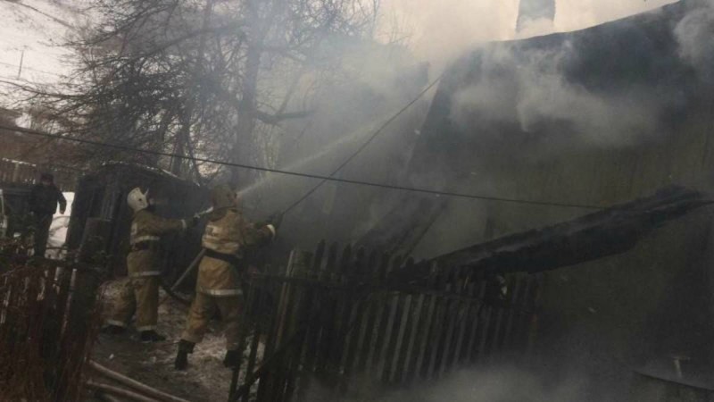 "Сыртынан құлыптап кеткен": ШҚО-да болған өрт салдарынан үш бала ажал құшты
Ішімдікке тойып, үйден шығып кеткен әкесін іздеймін деп шешесі үйдегі балаларын қамап кеткен