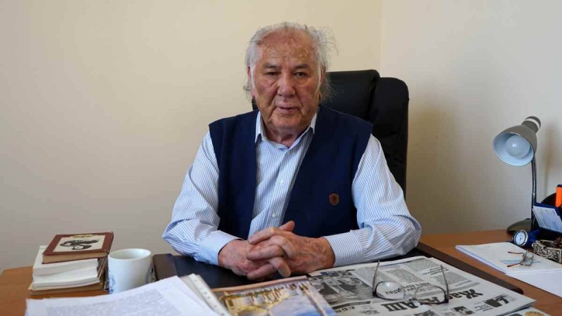 Дулат Исабеков: "Кеңес өкіметінің қайта орнағанын аңсай бастадым"