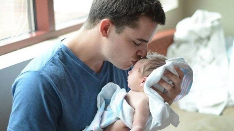 Бойдақ жігіттердің бала асырап алуына болады