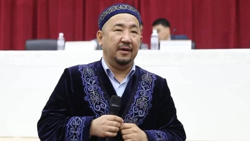 "Домбыра тартпа, сәлем салма": Нұрлан имам қара жамылғандармен күресуге үндеді